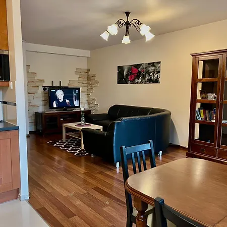 3 Gen Boleslawa Roi Apartment *